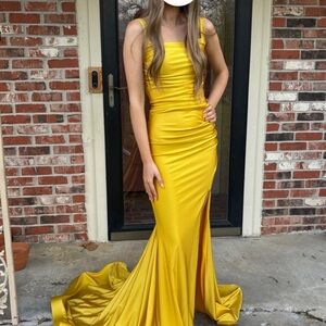 Elegant Yellow Evening Gown